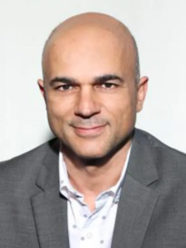 Headshot of Ali Mousavi.