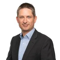 Headshot of Florian Schwarz.