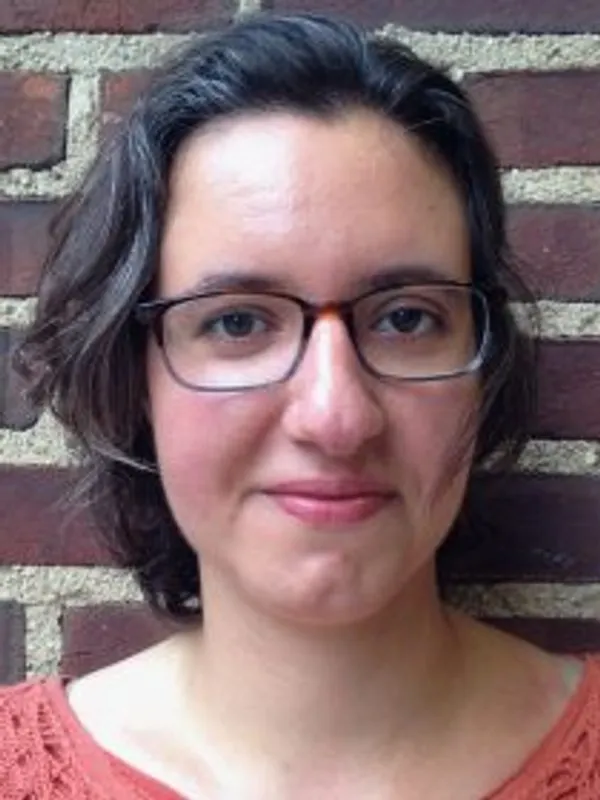 Headshot of Lara Fabian.